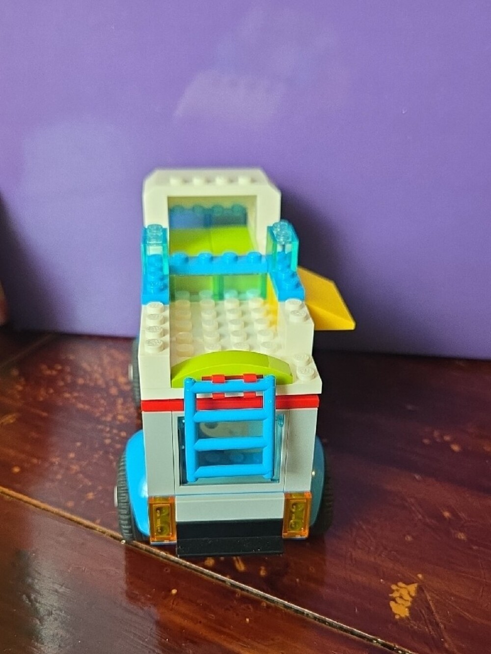 Lego Disney Toy Story RV - Picture 4 of 6